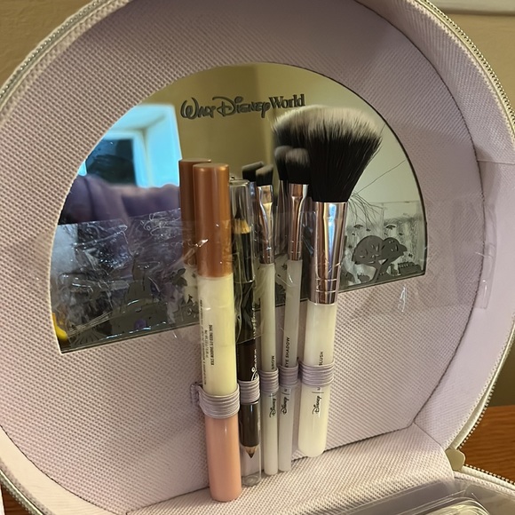 Disney Ulta Makeup + Epcot Beauty Box 28 Piece - Picture 5 of 8